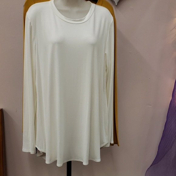 Azules Tops - Ivory knit tunic top